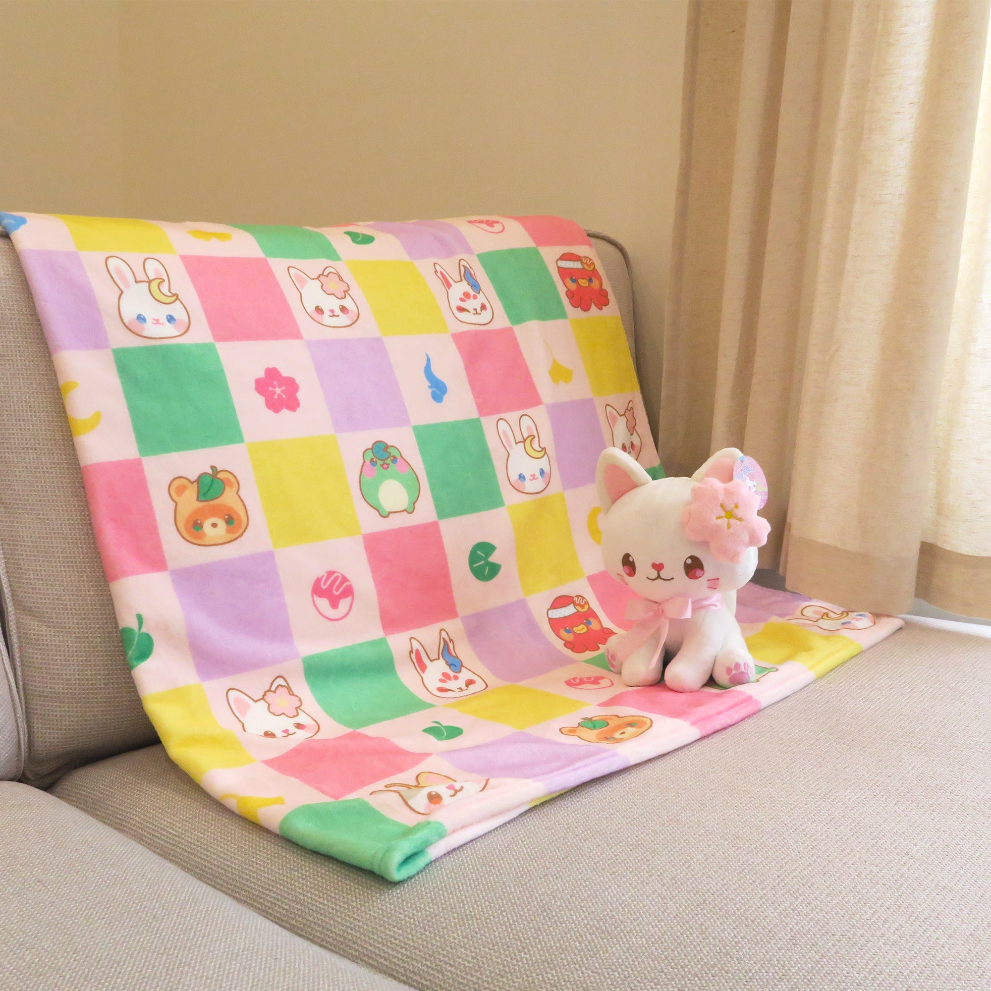 Pon Plush Fleece Throw Blanket
