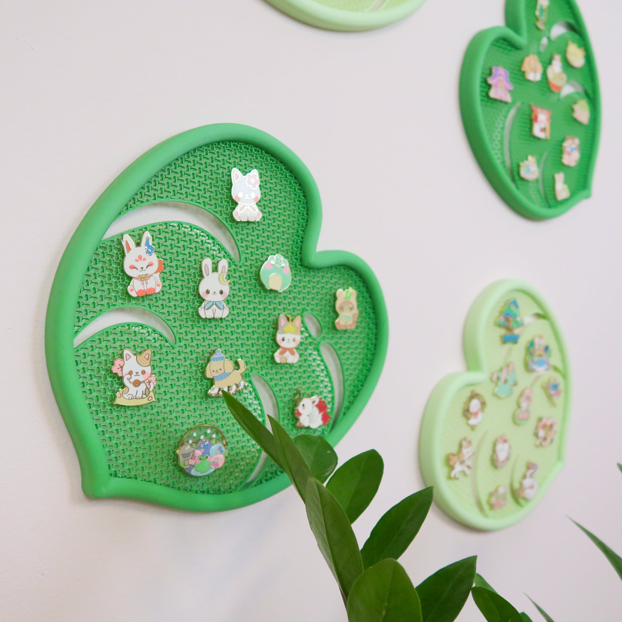 [Preorder: late October] Monstera Leaf Pin Display
