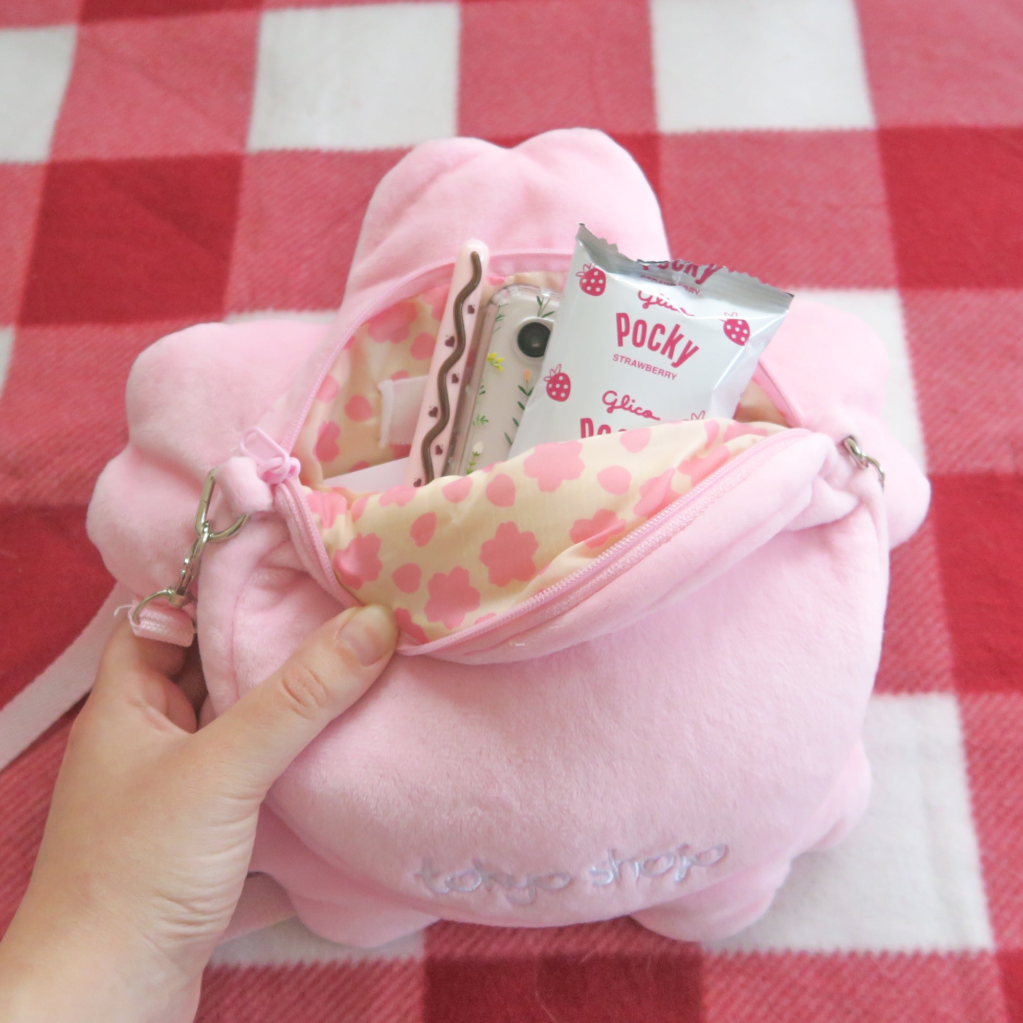 Sakura Plush Pochette